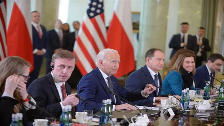 Biden meets Nato allies in Poland after Putin appears at rally